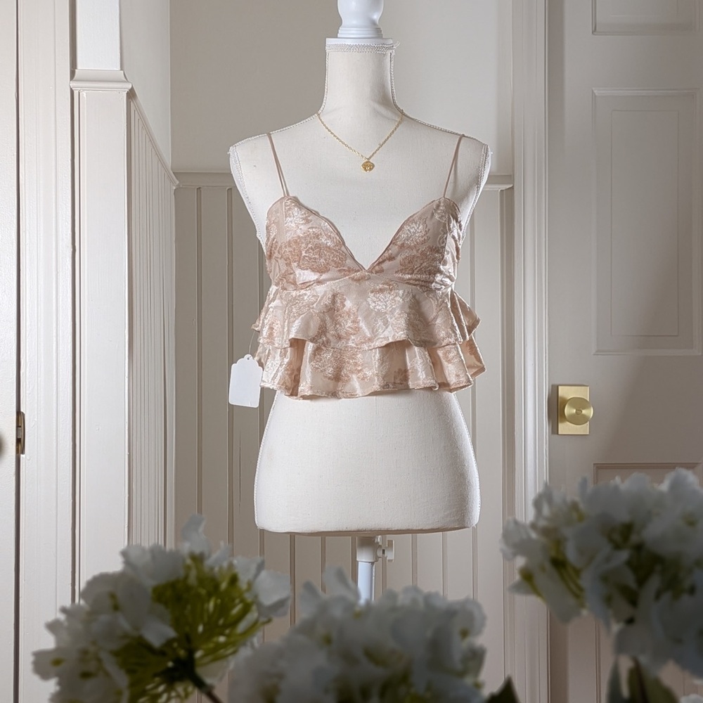 Dress Forum Champagne Floral Ruffle Cami Top Size S NWT
